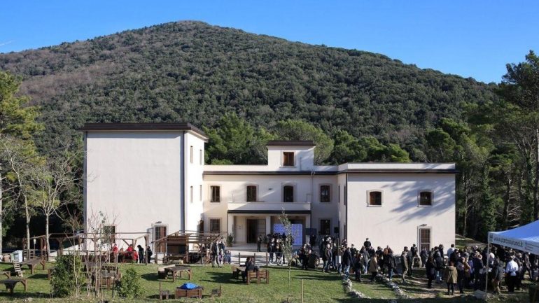 Itri. Politiche giovanili: Zingaretti inaugura ostello Ossigeno a Itri